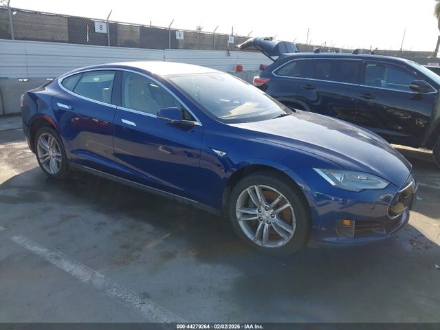 2015 TESLA MODEL S 5YJSA1S13FF099117 Photo 0