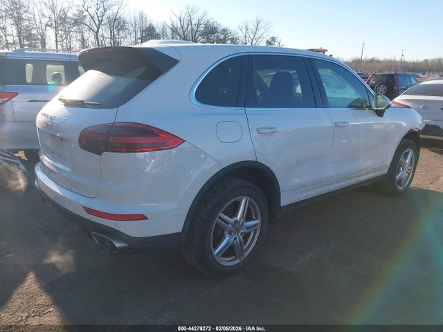 2016 PORSCHE CAYENNE WP1AA2A23GKA10810 Photo 3