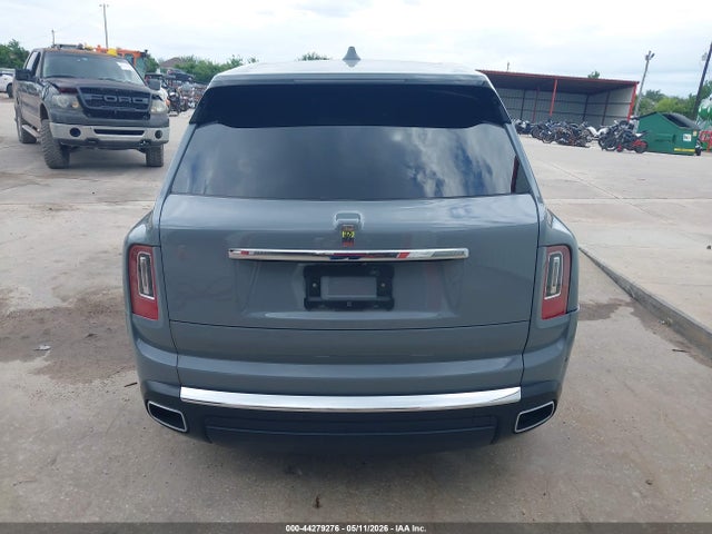 SLATV4C05NU213986 Rolls-Royce Cullinan