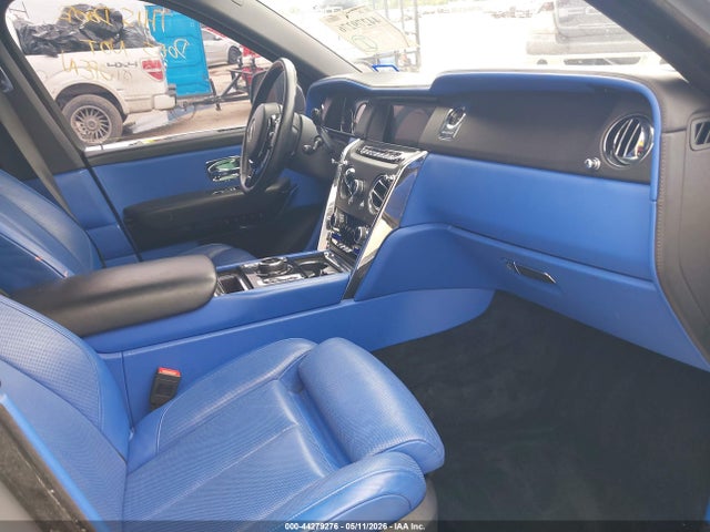 SLATV4C05NU213986 Rolls-Royce Cullinan