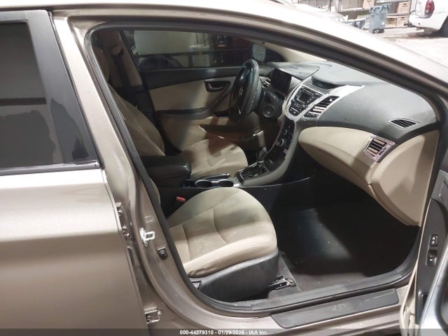 5NPDH4AE8GH732904 Hyundai ELANTRA SE