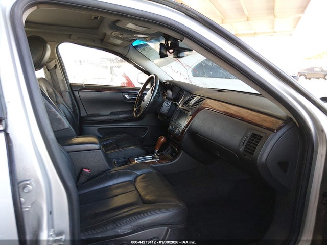 2011 CADILLAC DTS 1G6KH5E61BU128760 Photo 4