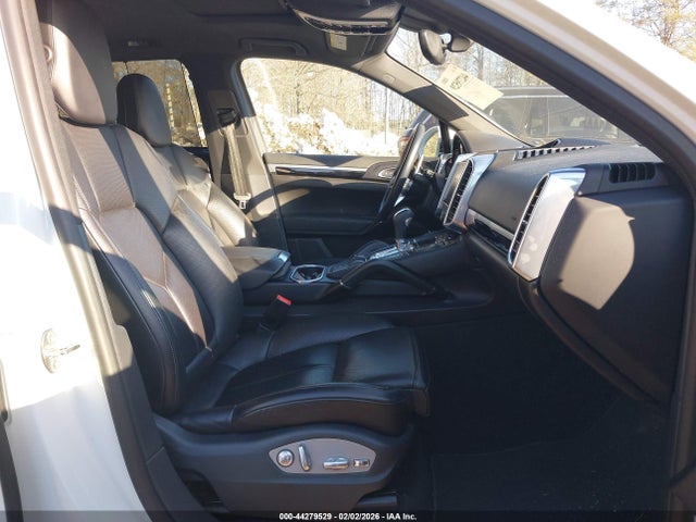 2018 PORSCHE CAYENNE WP1AA2A26JKA00859 Photo 4