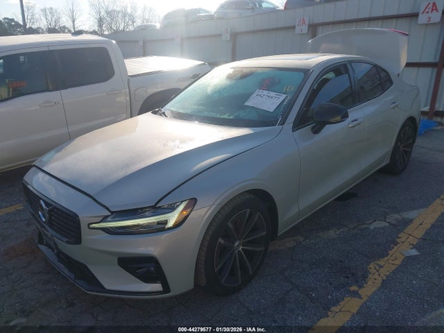 2021 VOLVO S60 7JR102TZXMG107825 Photo 1