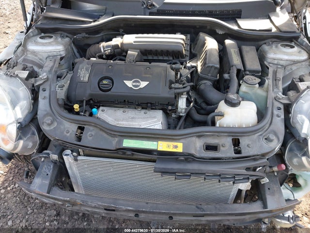 2011 MINI COOPER CLUBMAN WMWZF3C56BTX82303 Photo 9