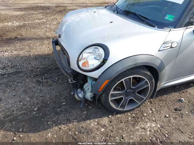 2011 MINI COOPER CLUBMAN WMWZF3C56BTX82303 Photo 5