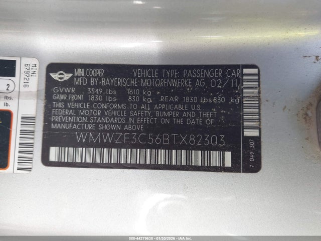 2011 MINI COOPER CLUBMAN WMWZF3C56BTX82303 Photo 8