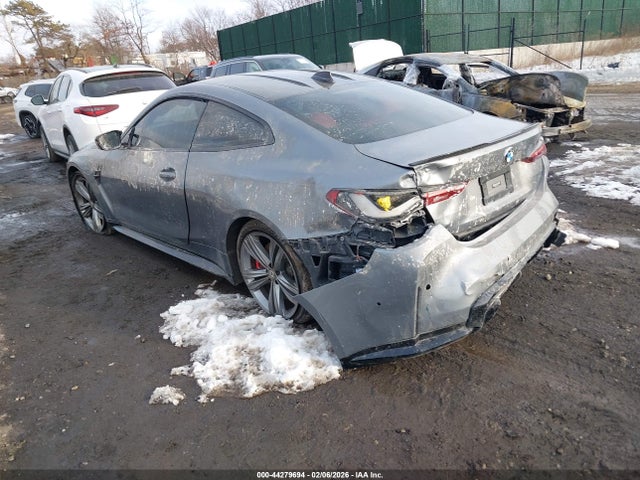 2022 BMW M4 WBS33AZ06NCL70932 Photo 2