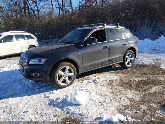 Audi Q5 2.0t Premium 2017 WA1M2AFP9HA043905 Image 2