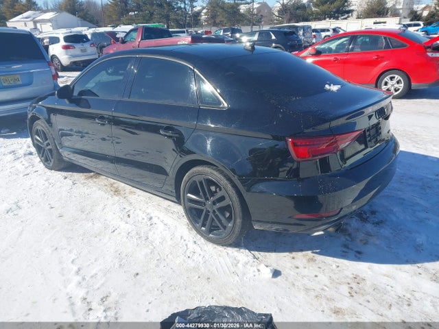 44279930 :رقم المزاد ، WAUB8GFFXH1019504 vin ، 2017 Audi A3 2.0t Premium مزاد بيع