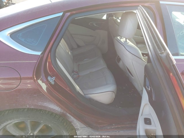 Chrysler 200 C 2015 1C3CCCCG3FN573358 Image 8