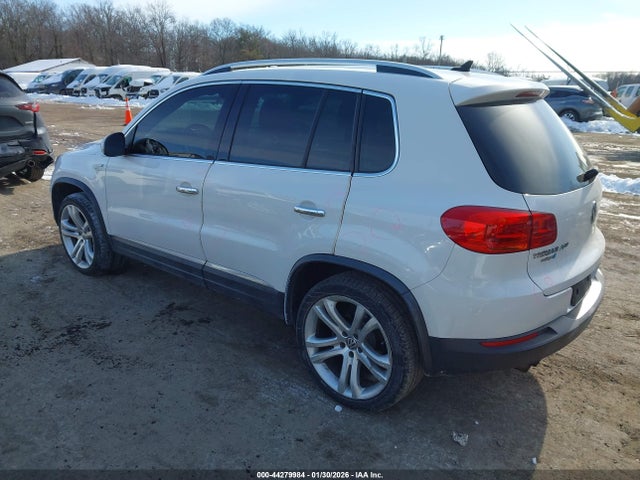 2012 VOLKSWAGEN TIGUAN WVGBV7AX2CW568116 Photo 2