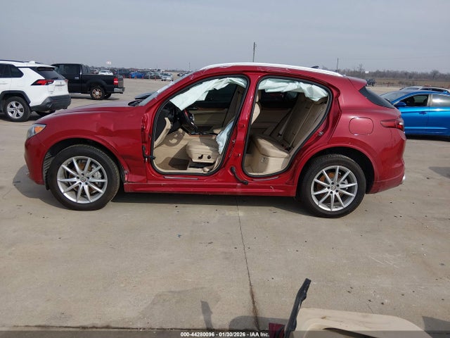ZASPAKBNXL7C74566 Alfa Romeo Stelvio Ti Lusso Awd