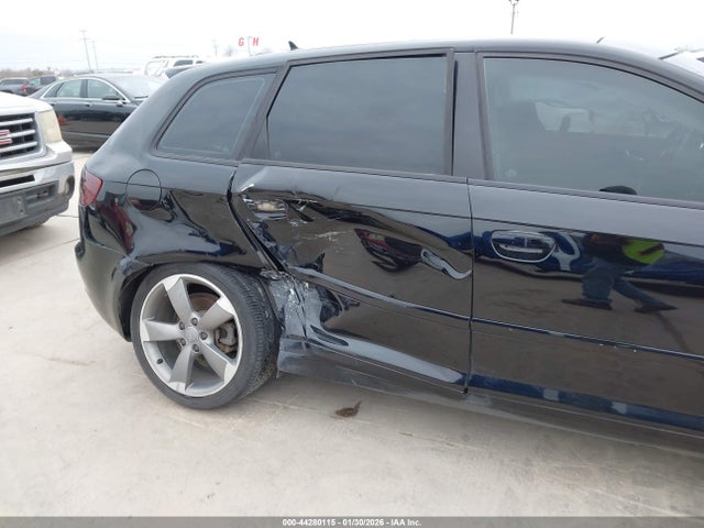 2011 Audi A3 2.0t Premium მანქანა იყიდება აუქციონზე, vin: WAUMFAFM0BA080975, აუქციონის ნომერი: 44280115