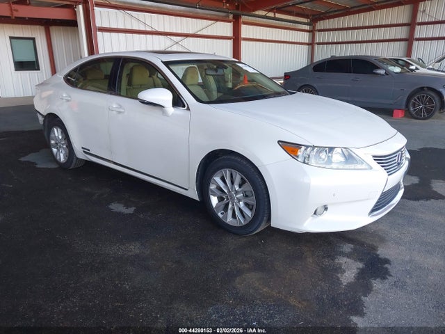 JTHBW1GG9F2096478 Lexus ES 300H