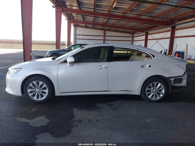 JTHBW1GG9F2096478 Lexus ES 300H