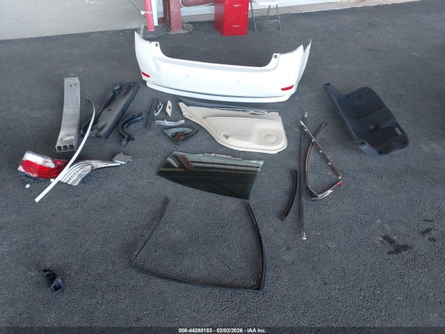 JTHBW1GG9F2096478 Lexus ES 300H