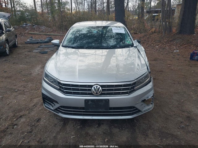 44280203 :رقم المزاد ، 1VWDT7A37HC085243 vin ، 2017 Volkswagen Passat 1.8t R-line مزاد بيع