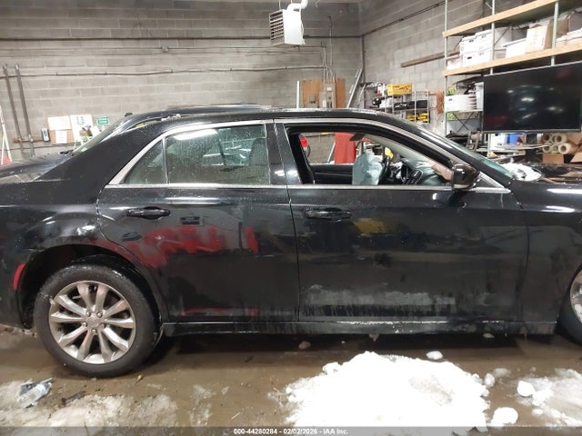 Продажа на аукционе авто 2015 Chrysler 300 Limited, vin: 2C3CCARG5FH782346, номер лота: 44280284