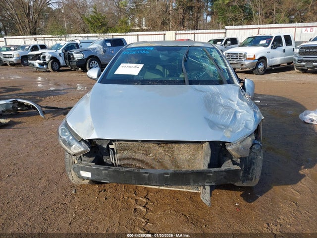 5NPD84LF5HH004903 Hyundai Elantra Limited