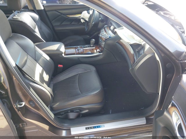 2018 Infiniti Q70l 3.7 Luxe მანქანა იყიდება აუქციონზე, vin: JN1BY1PP7JM330855, აუქციონის ნომერი: 44280393