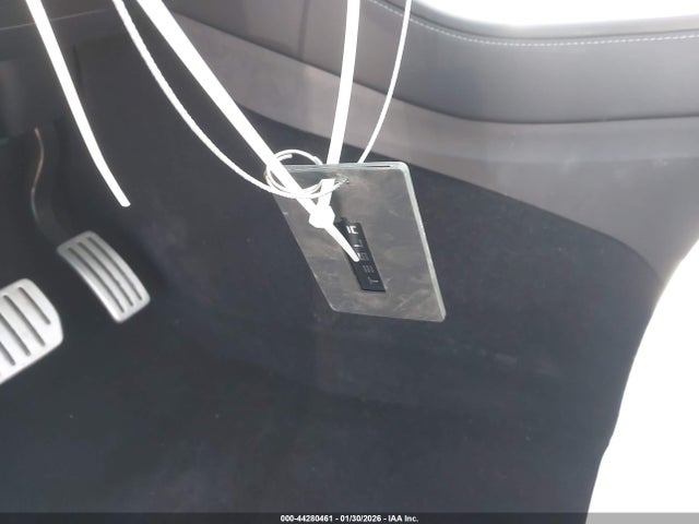 2021 TESLA MODEL Y 5YJYGDEF8MF271625 Photo 10