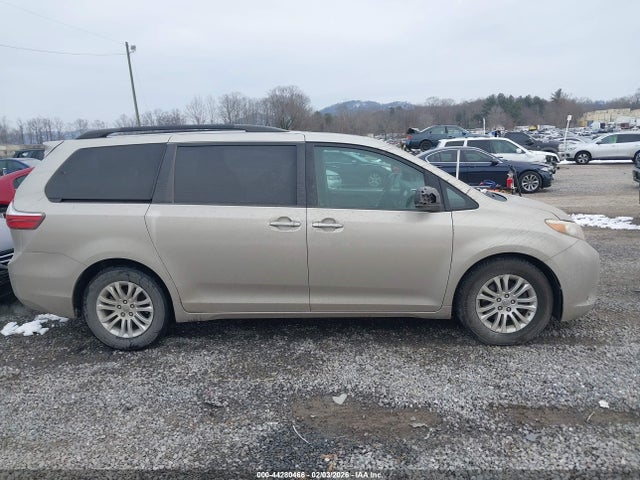 Toyota Sienna Xle 8 Passenger 2015 5TDYK3DC3FS594902 Image 13