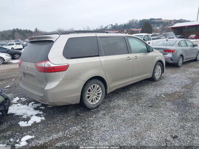 Toyota Sienna Xle 8 Passenger 2015 5TDYK3DC3FS594902 Image 4