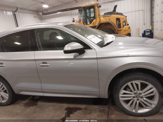 2018 Audi Q5 მანქანა იყიდება აუქციონზე, vin: WA1BNAFY6J2142267, აუქციონის ნომერი: 44280488