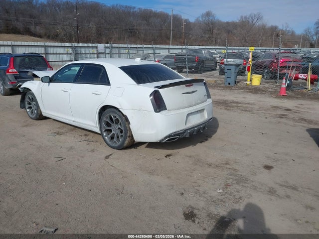 2016 CHRYSLER 300 2C3CCABG2GH152151 Photo 2