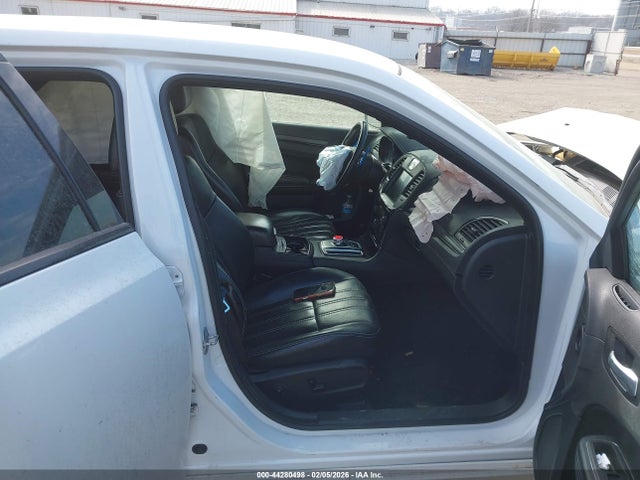 2016 CHRYSLER 300 2C3CCABG2GH152151 Photo 4