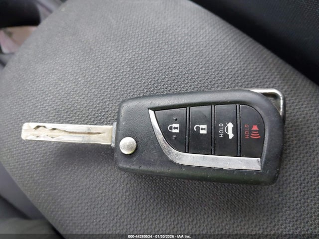 5YFEPRAE7LP078821 Toyota COROLLA LE