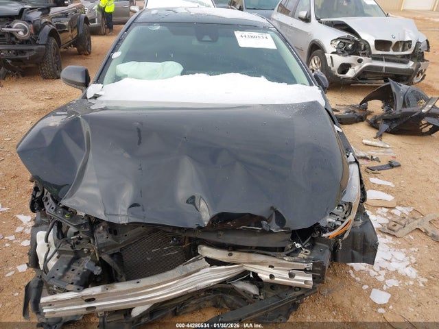 5YFEPRAE7LP078821 Toyota COROLLA LE