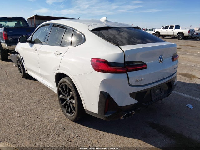 2022 BMW X4 5UX33DT03N9K32973 Photo 2