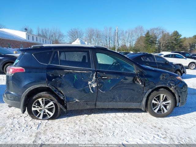Toyota Rav4 Xle 2017 JTMRFREV2HD220629 Image 13