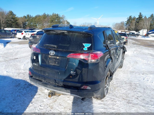 Toyota Rav4 Xle 2017 JTMRFREV2HD220629 Image 4