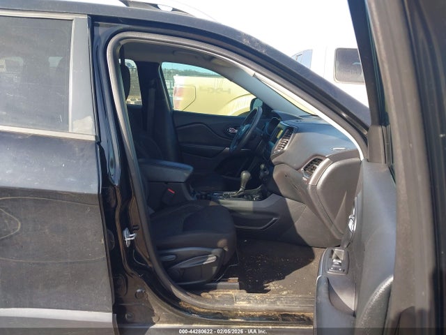 44280622 :رقم المزاد ، 1C4PJLCB4LD605727 vin ، 2020 Jeep Cherokee Latitude Fwd مزاد بيع