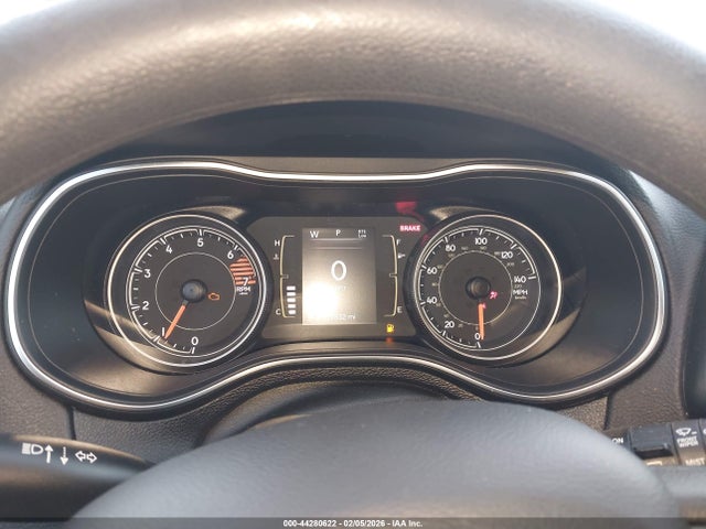 44280622 :رقم المزاد ، 1C4PJLCB4LD605727 vin ، 2020 Jeep Cherokee Latitude Fwd مزاد بيع