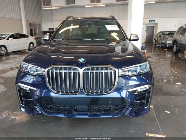 44280641 :رقم المزاد ، 5UXCX6C01L9D05189 vin ، 2020 Bmw X7 M50i مزاد بيع