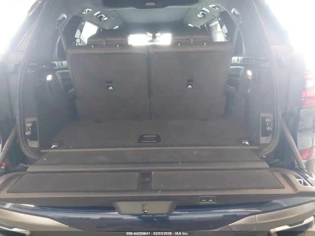 44280641 :رقم المزاد ، 5UXCX6C01L9D05189 vin ، 2020 Bmw X7 M50i مزاد بيع