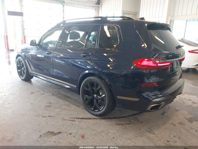 2020 BMW X7 5UXCX6C01L9D05189 Photo 2