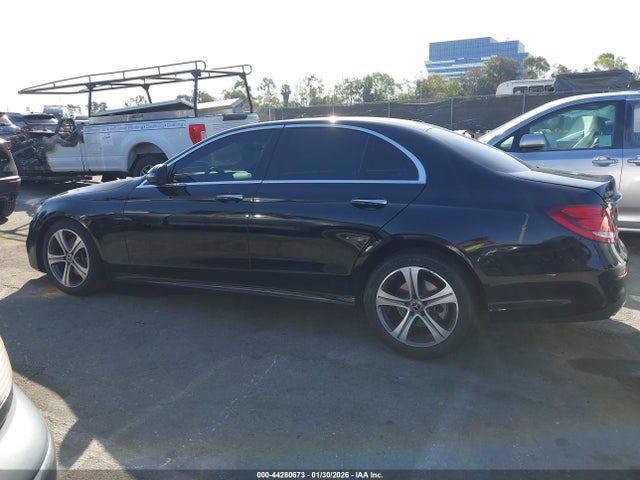 Mercedes-Benz E 300 2019 WDDZF4JB9KA526787 Image 14