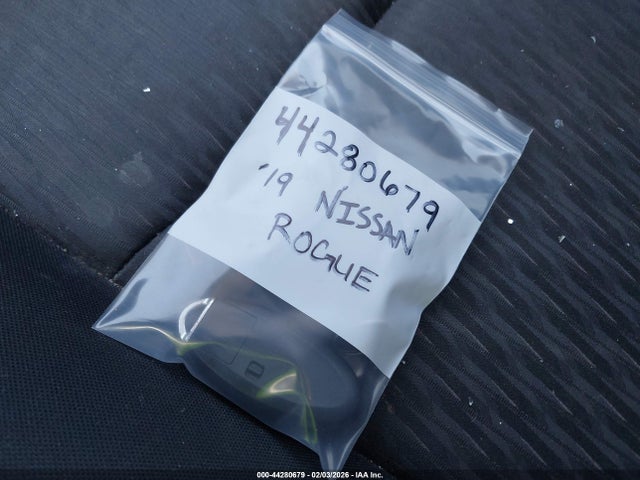 2019 NISSAN ROGUE JN8AT2MT4KW257968 Photo 10