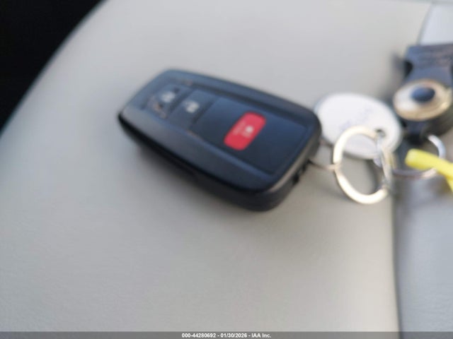 Toyota Prius Four Touring 2017 JTDKARFUXH3036115 Image 11