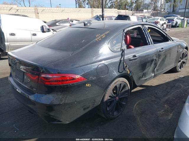 2021 JAGUAR XF SAJBL4GX5MCY88583 Photo 3