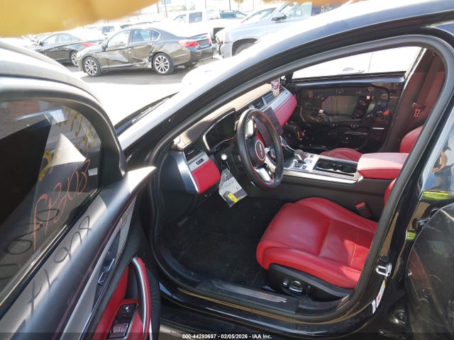 2021 JAGUAR XF SAJBL4GX5MCY88583 Photo 4