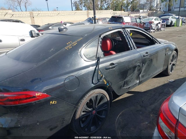 2021 JAGUAR XF SAJBL4GX5MCY88583 Photo 5