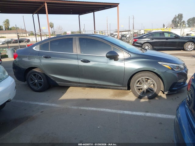 1G1BE5SM9H7157965 Chevrolet Cruze Lt Auto