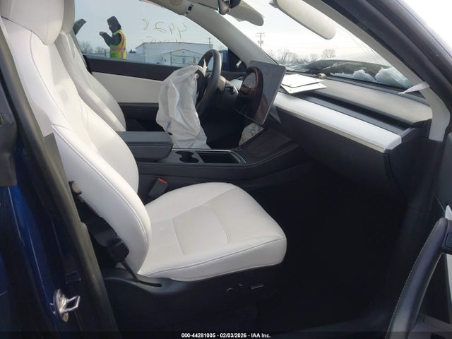 2021 TESLA MODEL Y 5YJYGAEE1MF136878 Photo 4