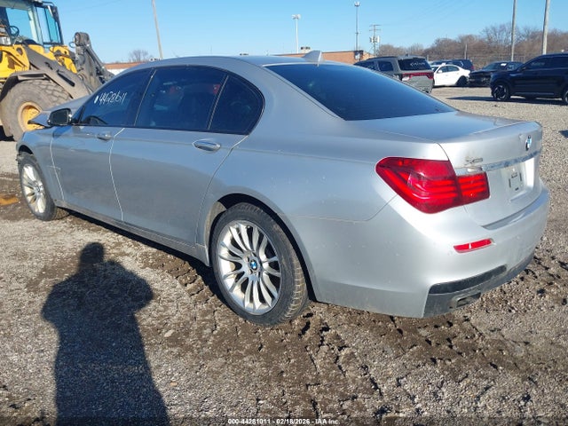 2015 BMW 740LI WBAYF4C52FGS99021 Photo 2